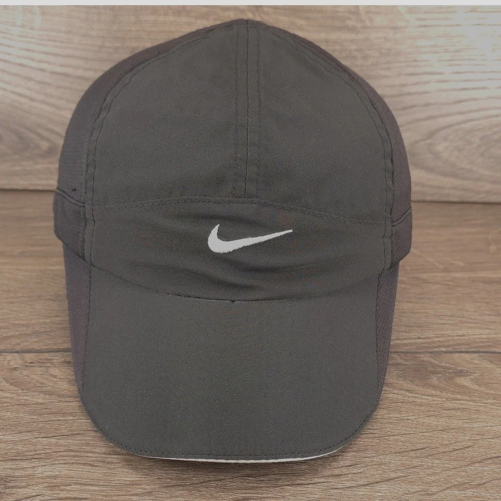 Nike Tailwind Hat Featherlight Cap Womens Strap Back Black Dri-Fit Running Golf